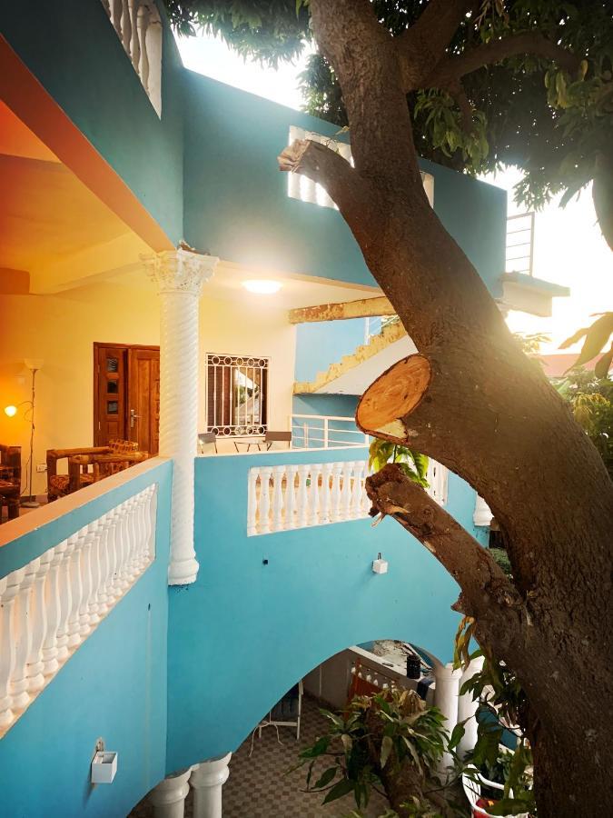 Bajo Kunda - Guesthouse Kololi Exterior foto